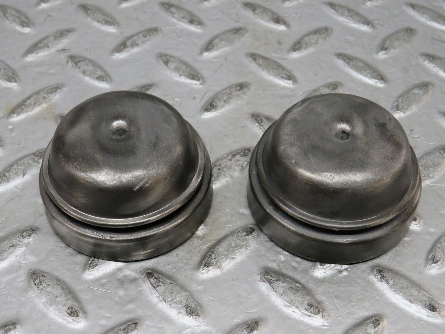 27406 Mercedes-Benz W123 280E Wheel Hub Locking Cap