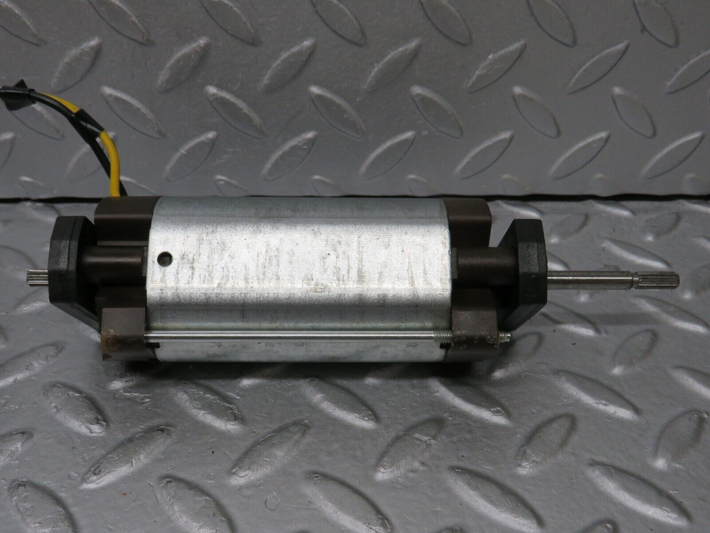 36822 Mercedes-Benz R129 300SL-24 Front Right Seat Adjustment Motor Bosch 1298205642 0130008038