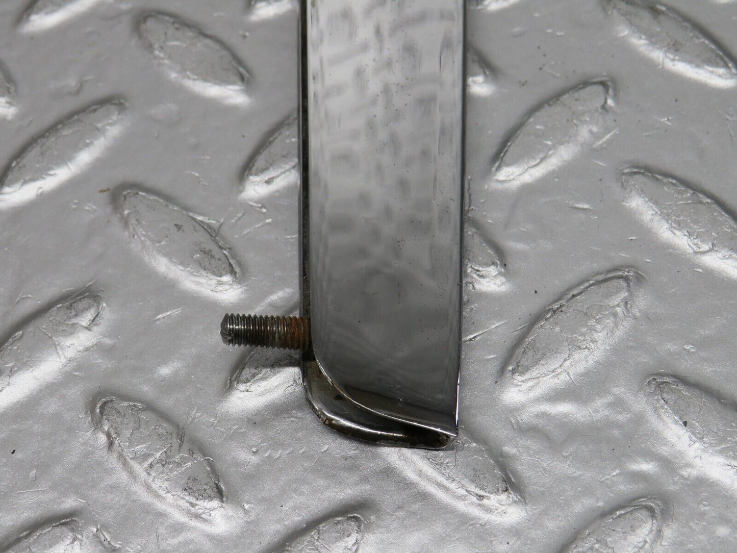 0665 Mercedes-Benz C107 350SLC Coupe Trunk Chrome Handle Moulding Right 1076901480