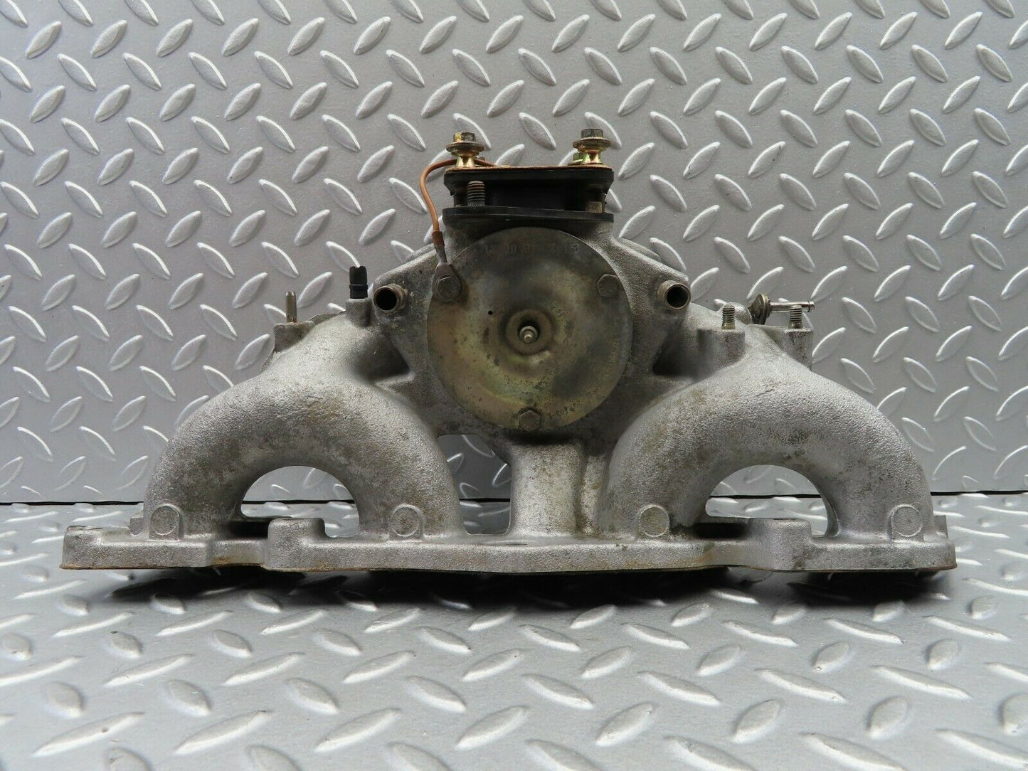6020 Mercedes-Benz W123 200 Intake Manifold 1021411601