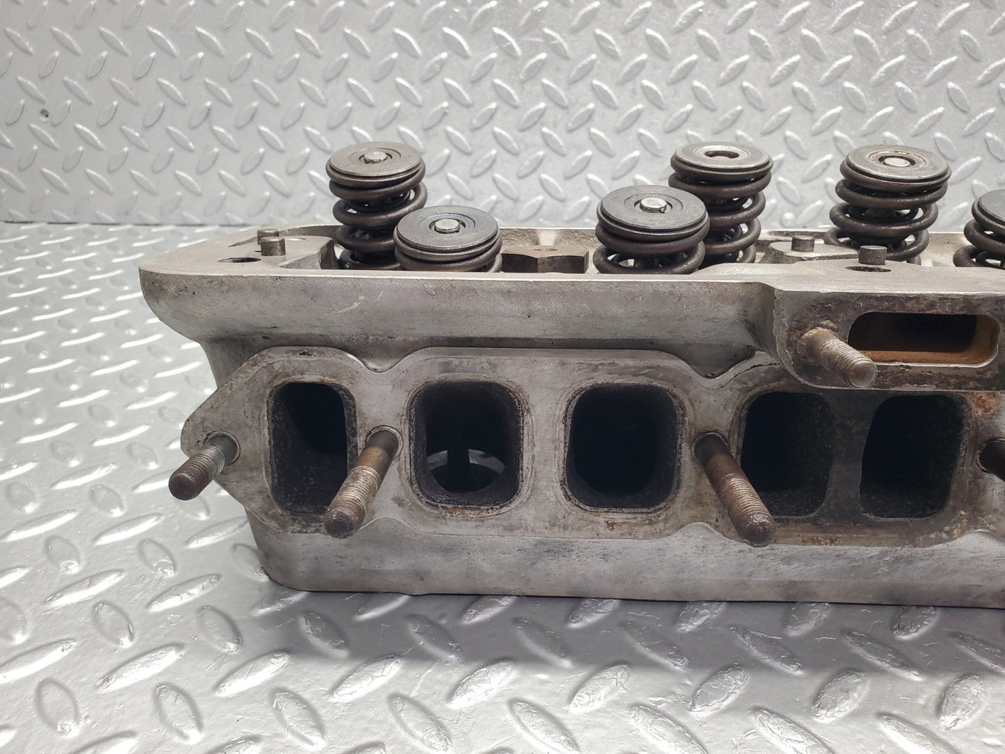 W112 cylinder head used OEM