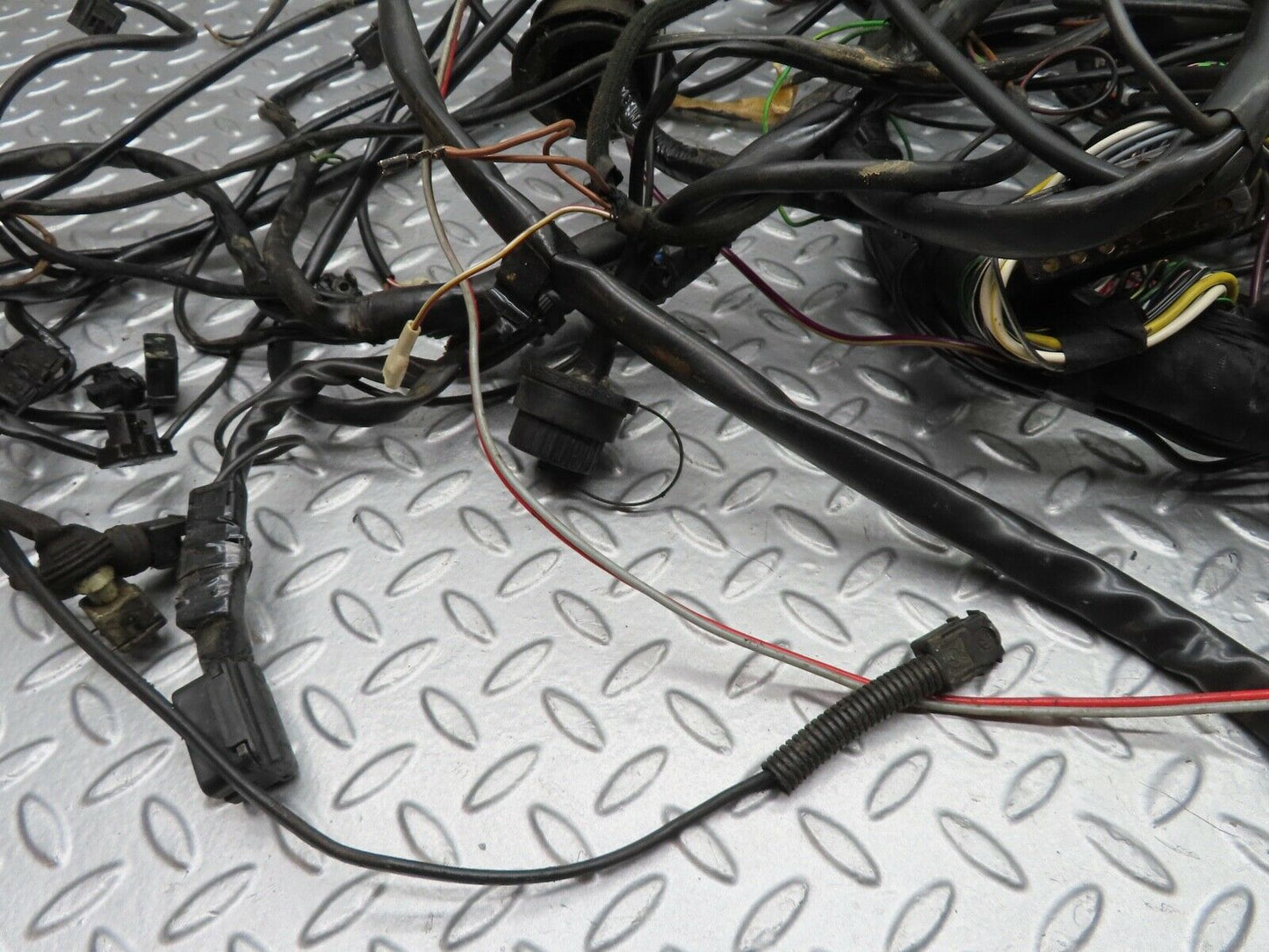 21251 Mercedes-Benz W123 230E Engine Chassis Body Wire Wiring Harness