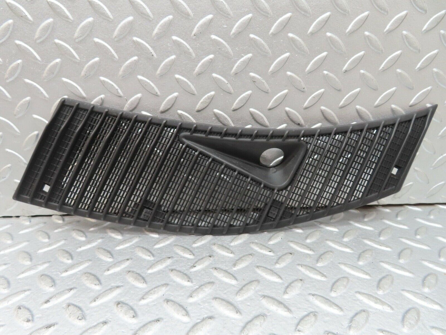 19049 Mercedes-Benz W123 300D Air Intake Grill Left LHD 1238360165