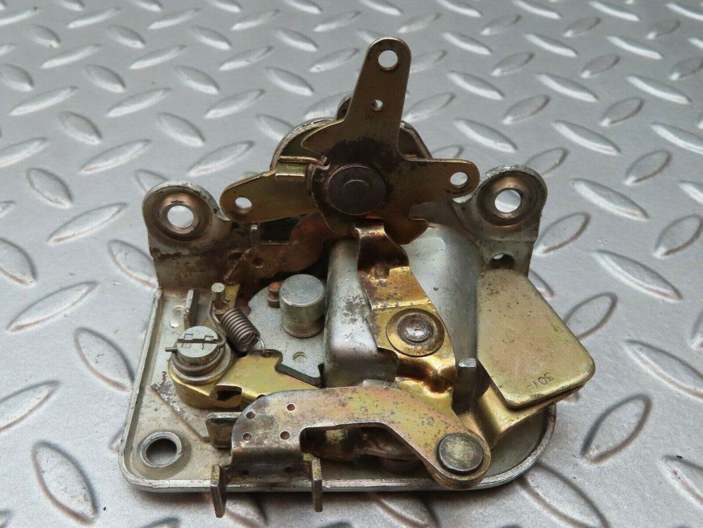 4766 Mercedes-Benz W114 280CE Coupe Left Door Lock Mechanism