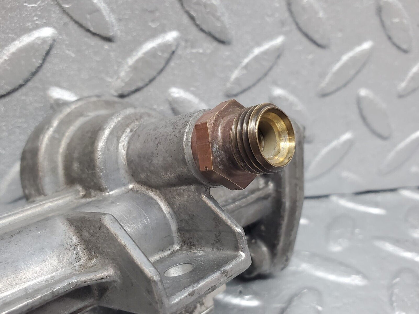 44733 Mercedes-Benz W124 220E Fuel Injector Rail 1110780745