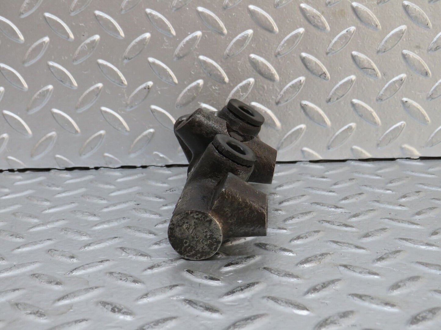 28142 Mercedes-Benz W123 280E Brake Master Cylinder Bendix 2580