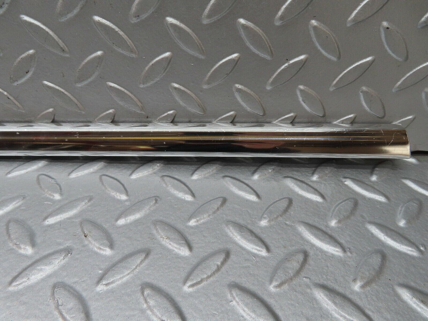 18142 Mercedes-Benz W123 200 Rear Left Door Chrome Moulding Trim