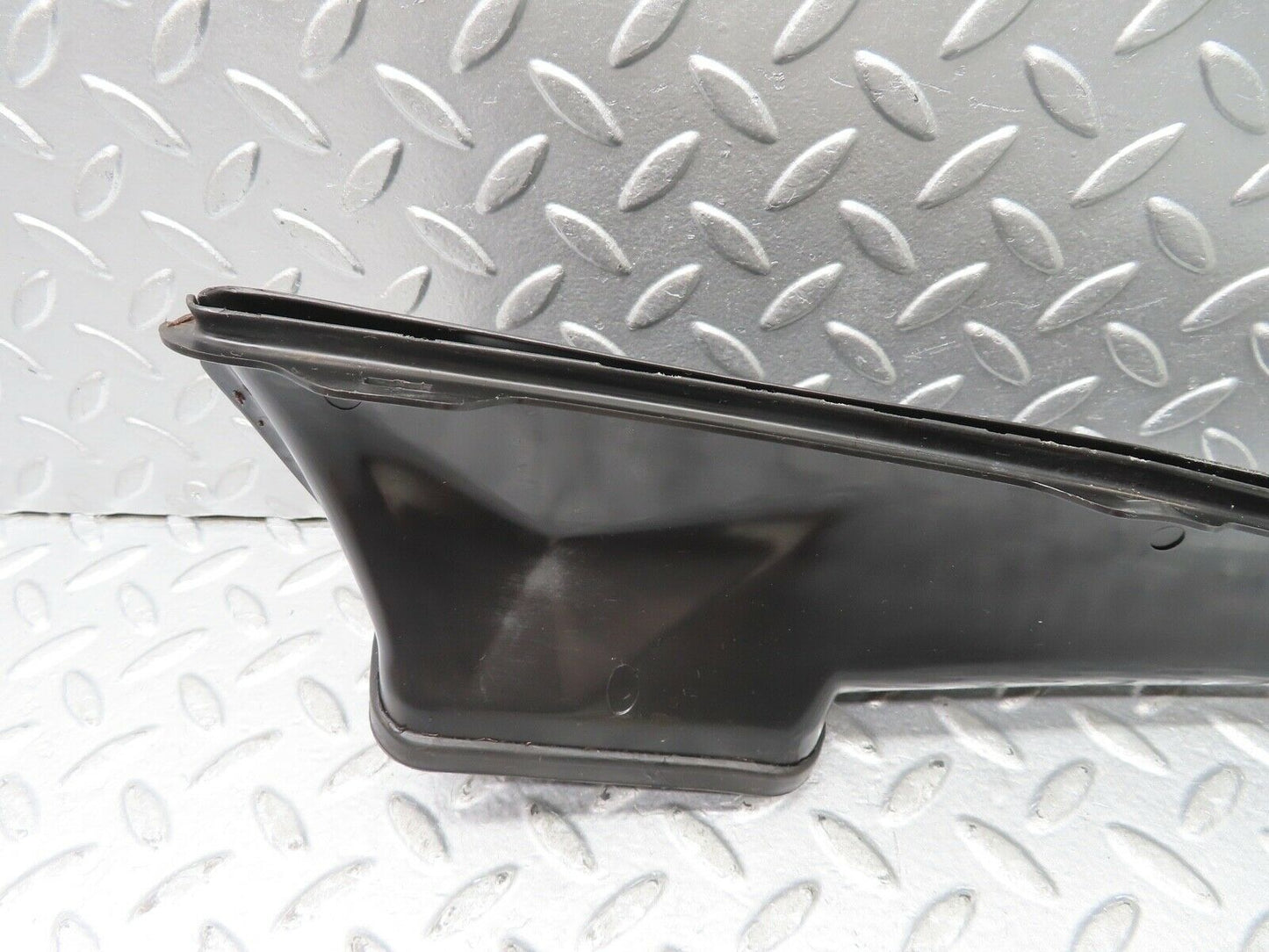 20595 Mercedes-Benz R107 450SL Coupe Air Duct Vent Right Side