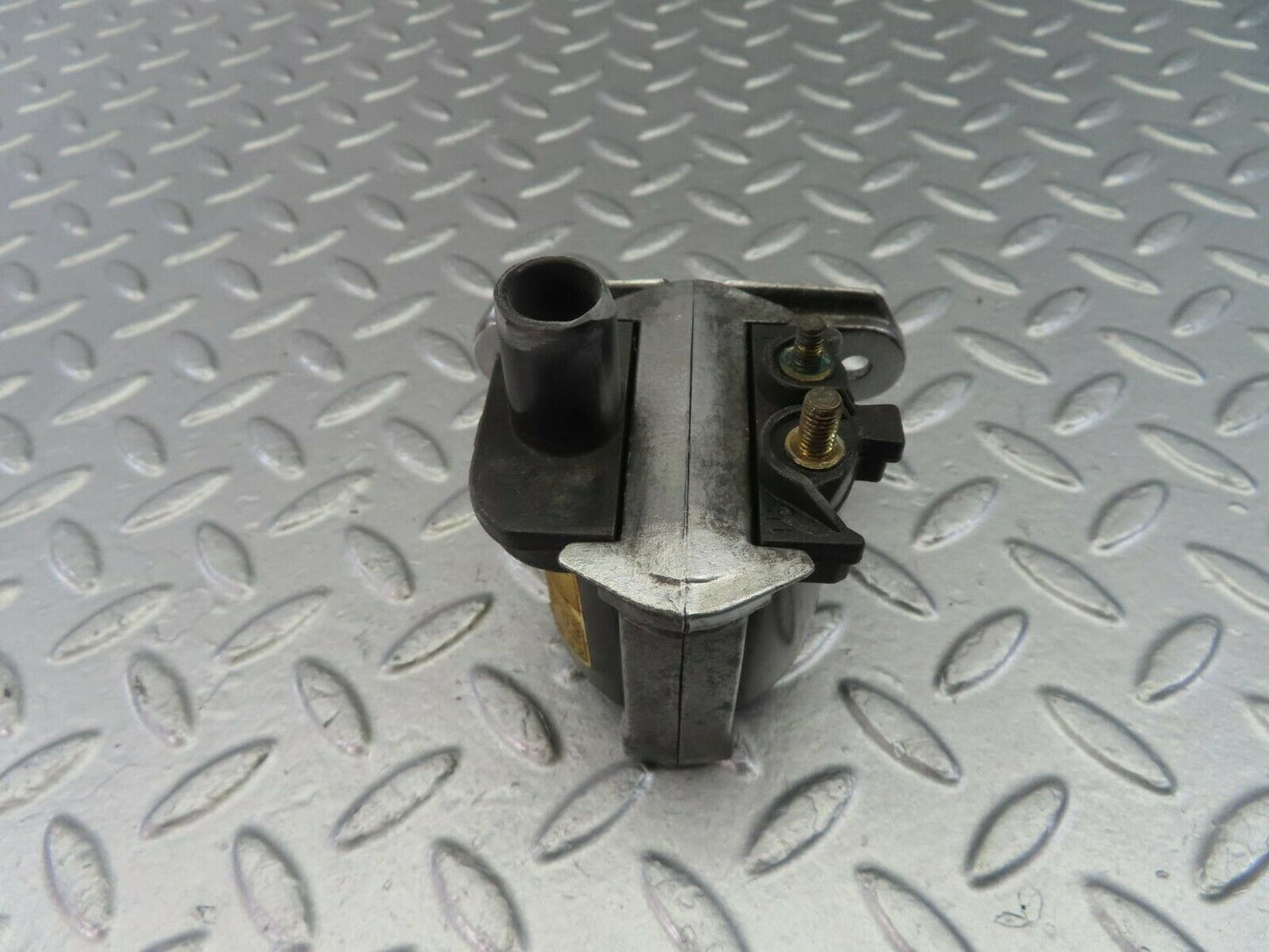10519 Mercedes-Benz W201 190E Ignition Coil 0001585403