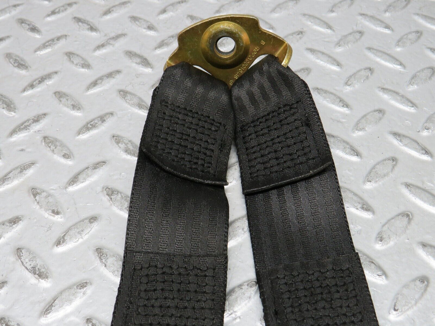 28636 Mercedes-Benz W123 280E Seat Belt Buckle Rear 1238607369
