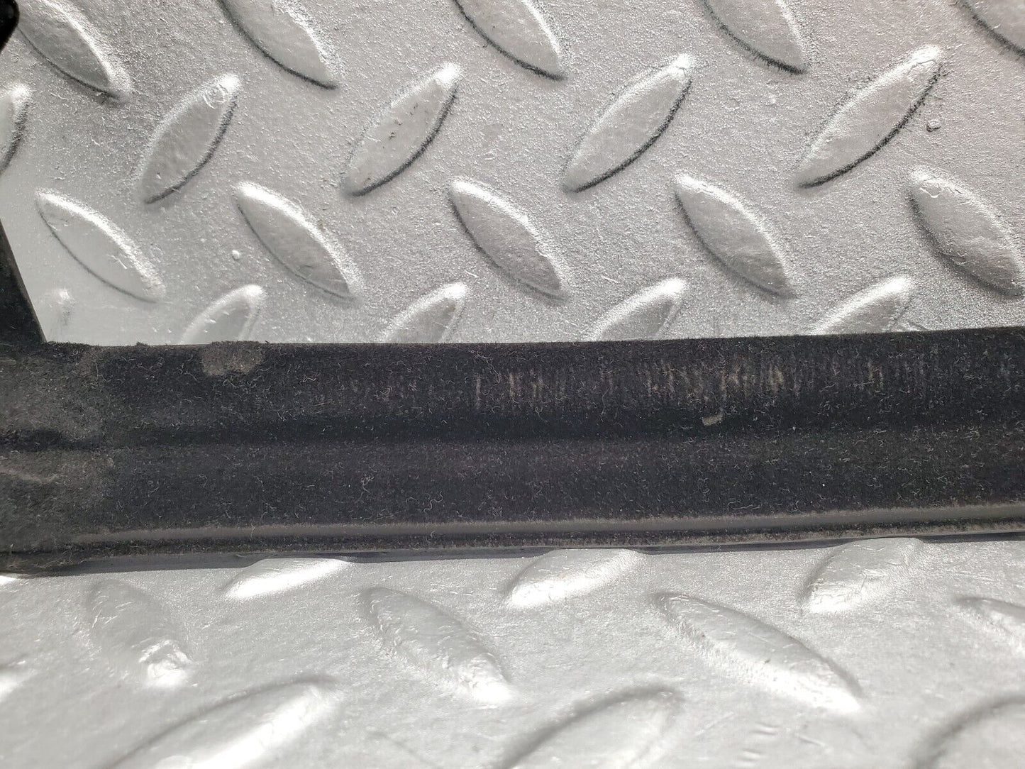 46744 Mercedes-Benz R129 320SL Coupe Right Door Seal Window Weatherstrip