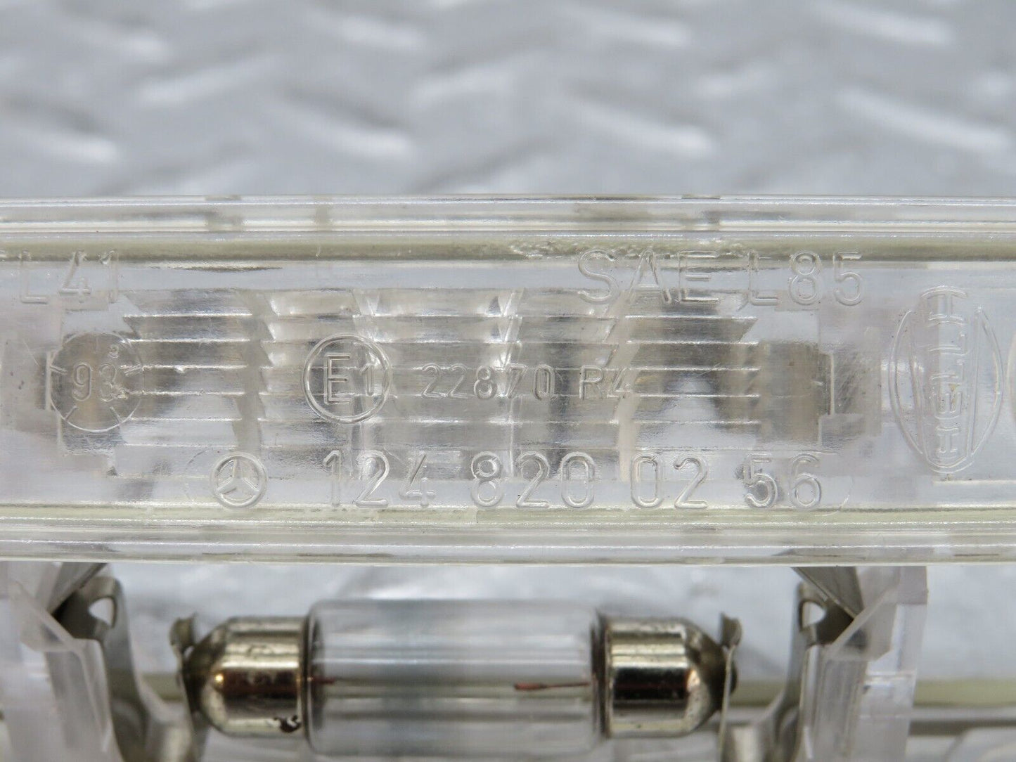 37749 Mercedes-Benz A124 320E Cabriolet number Plate Light 2x Hella 1248200256