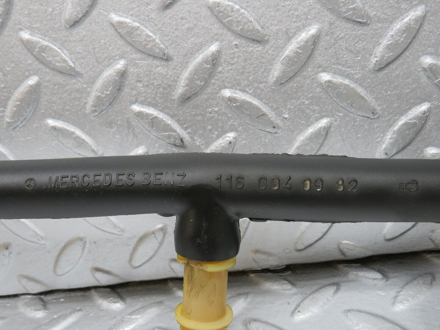 39162 Mercedes-Benz R107 500SL Air Intake Breather Hose Pipe 1160940982