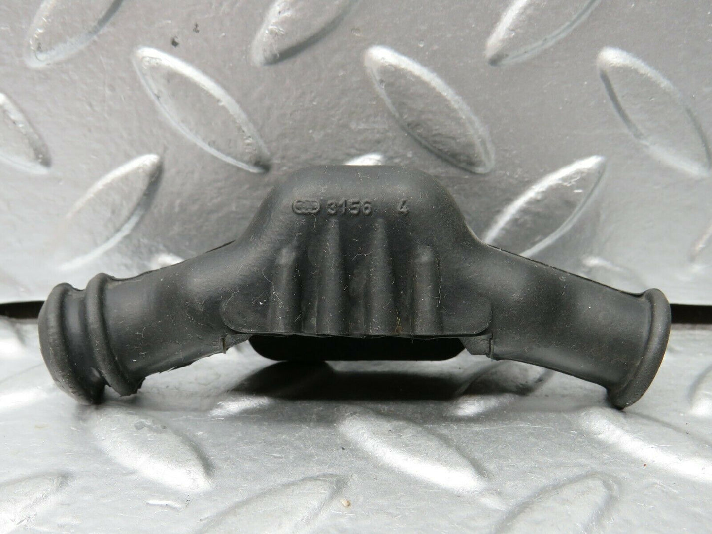 24093 Mercedes-Benz W123 280E Starter Motor Wire Rubber Cover