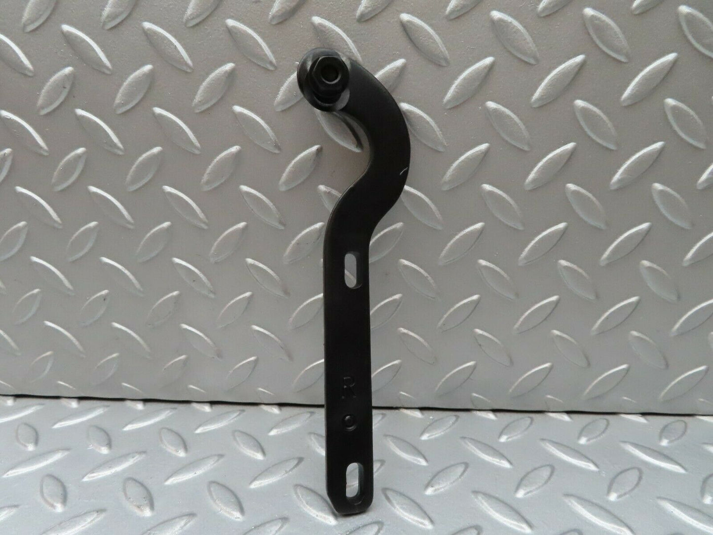 3625 Mercedes-Benz W115 220D Right Bonnet Hinge Support