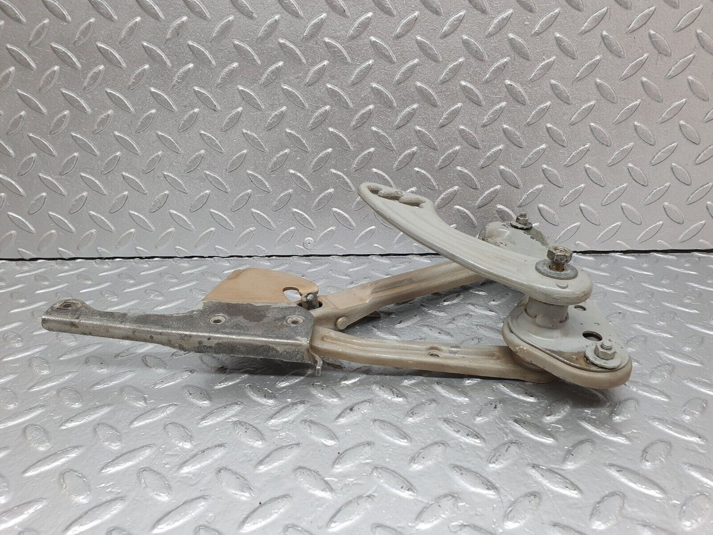 41437 Mercedes-Benz W124 200E Bonnet Hinge Right Side 1248800228 1248871074