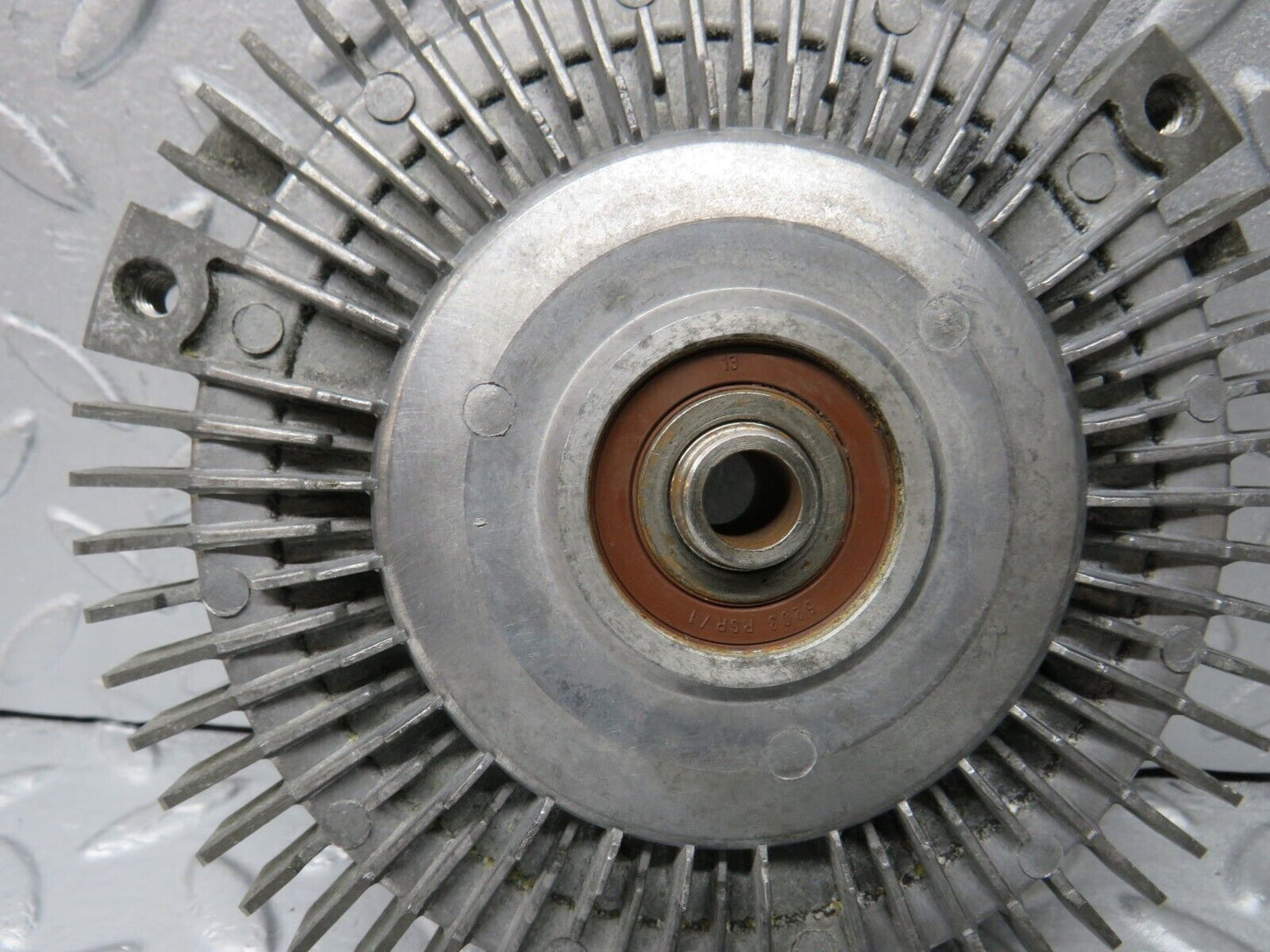 38052 Mercedes-Benz A124 320E Cabriolet Engine Cooling Fan Clutch
