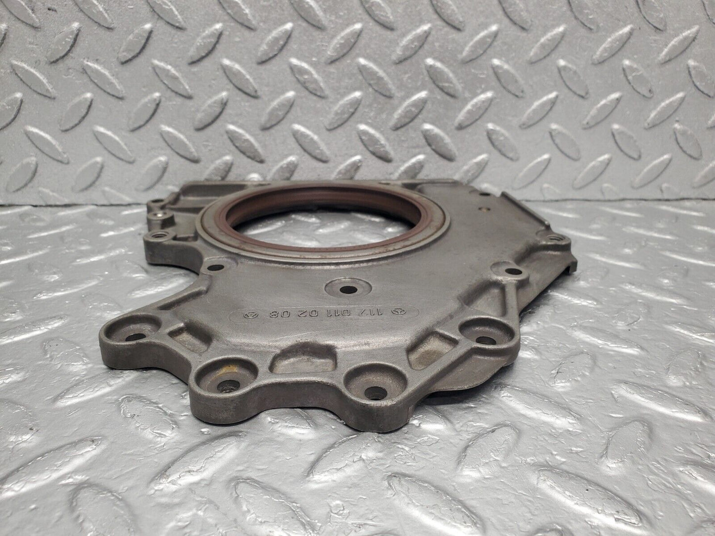 46258 Mercedes-Benz W126 420SE Crankshaft Rear Sealing Cover 1170110208