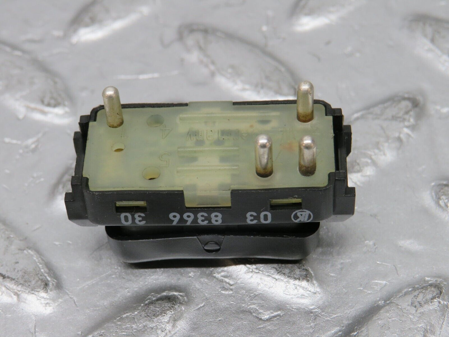 32463 Mercedes-Benz S124 300TE Rear Interior Dome Light Switch 1248203210