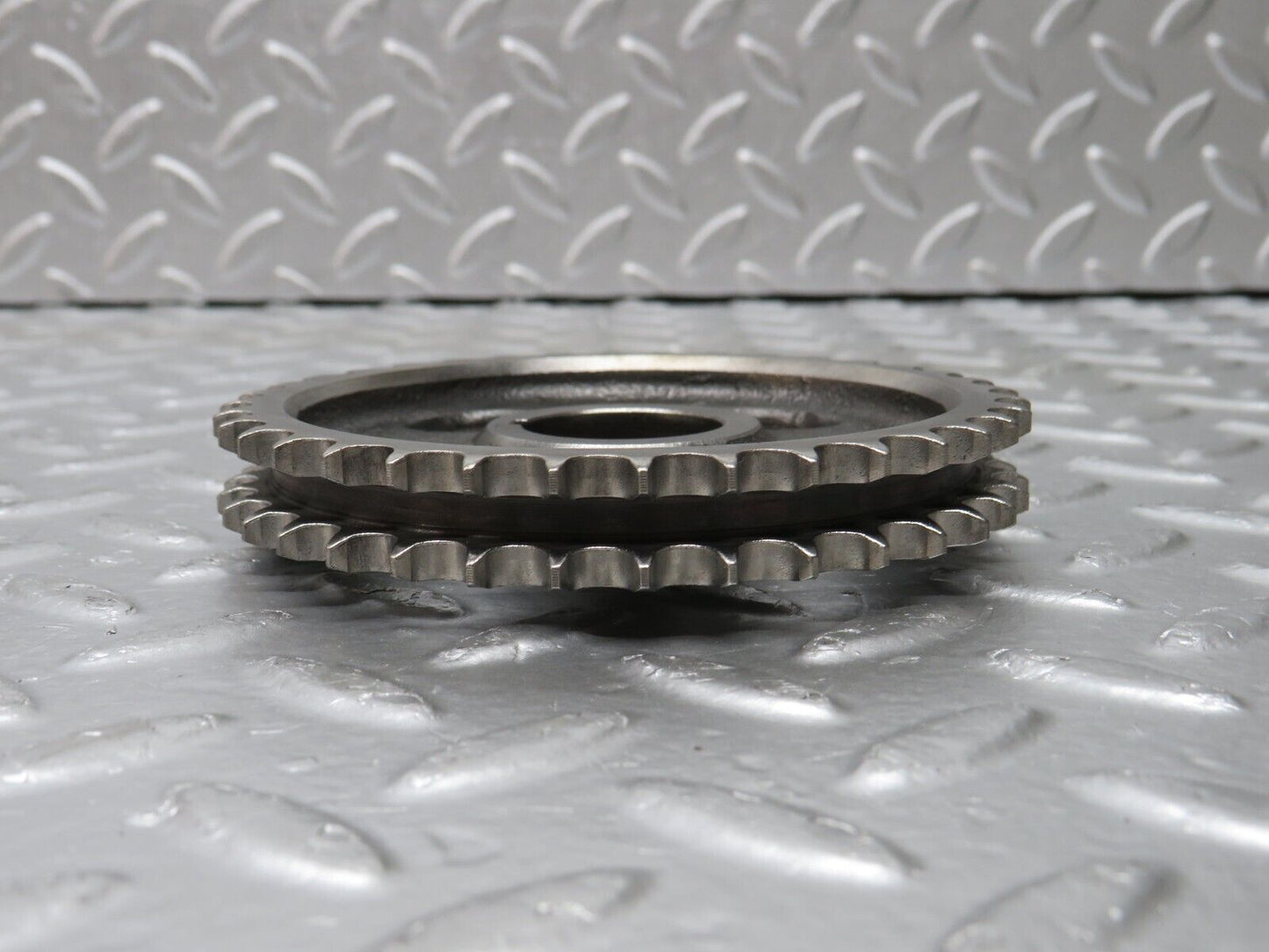 32969 Mercedes-Benz C107 R107 350 V8 Camshaft Timing Gear 1160520601