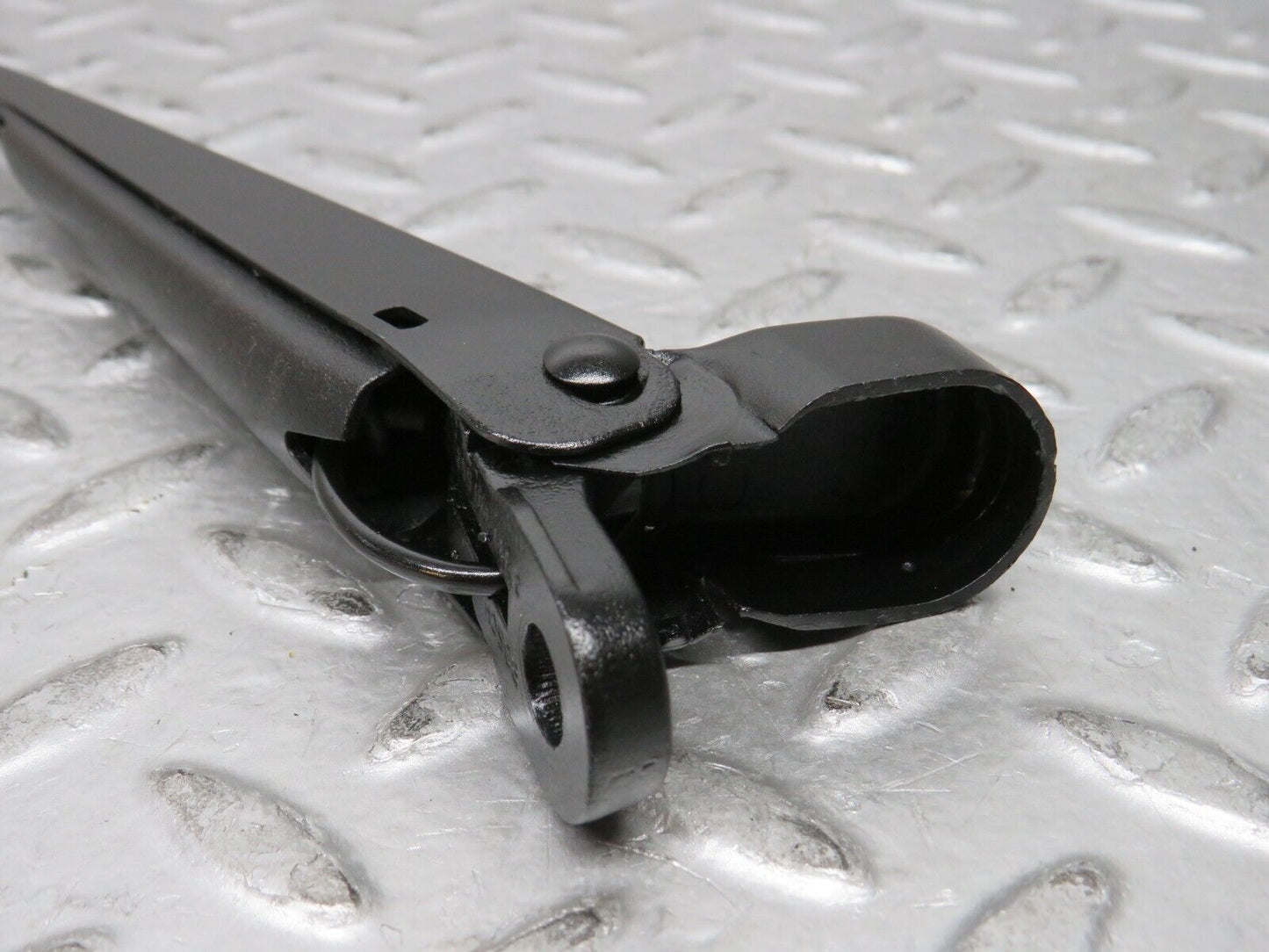 28768 Mercedes-Benz W123 230E Wiper Arm Bosch Right Side 3399990553