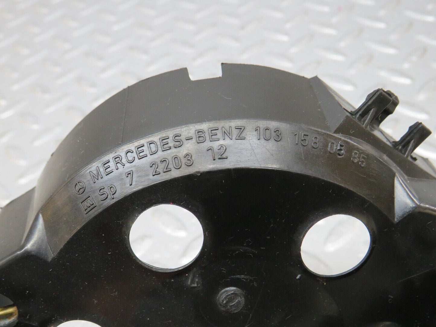 34186 Mercedes-Benz W124 260E Ignition Distributor Suppressor Cover 1031580585