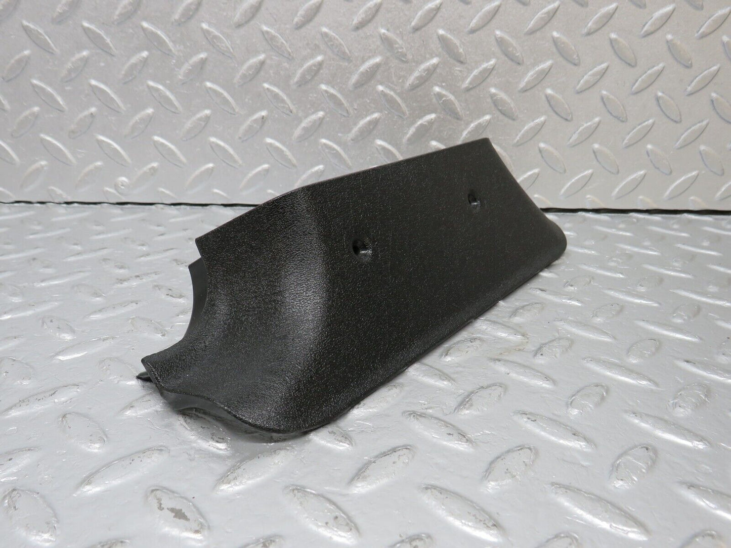 40557 Mercedes-Benz W126 B Pillar Bottom Cover Left Black 1266920122