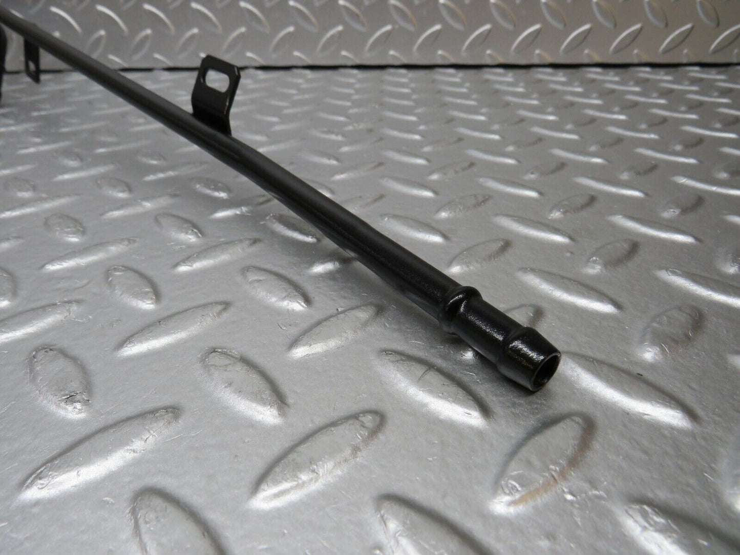 31535 Mercedes-Benz S124 220TE Wagon Oil Cooling Pipe