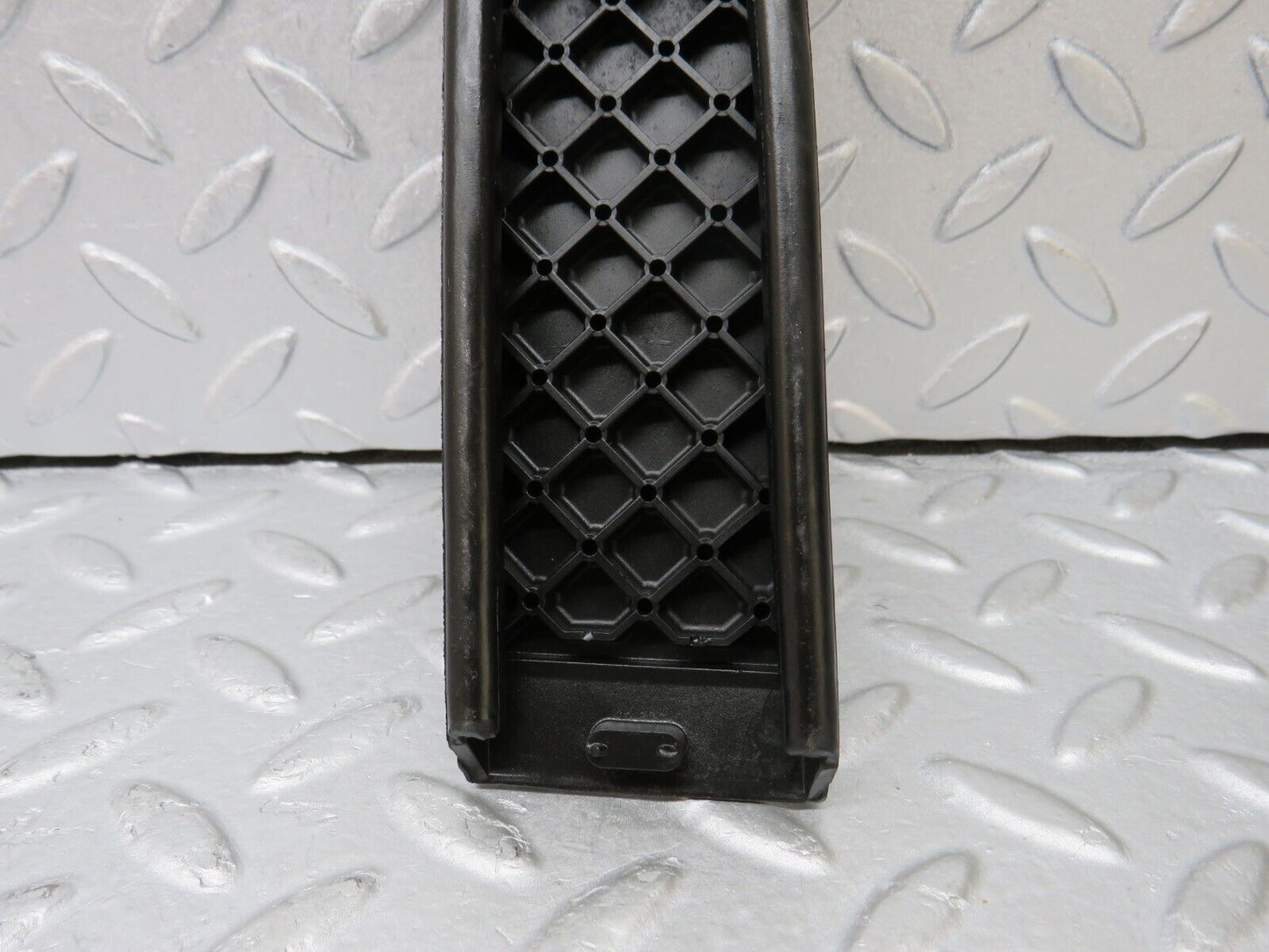 36884 Mercedes-Benz C126 420SEC Coupe Accelerator Pedal Rubber 1233010082