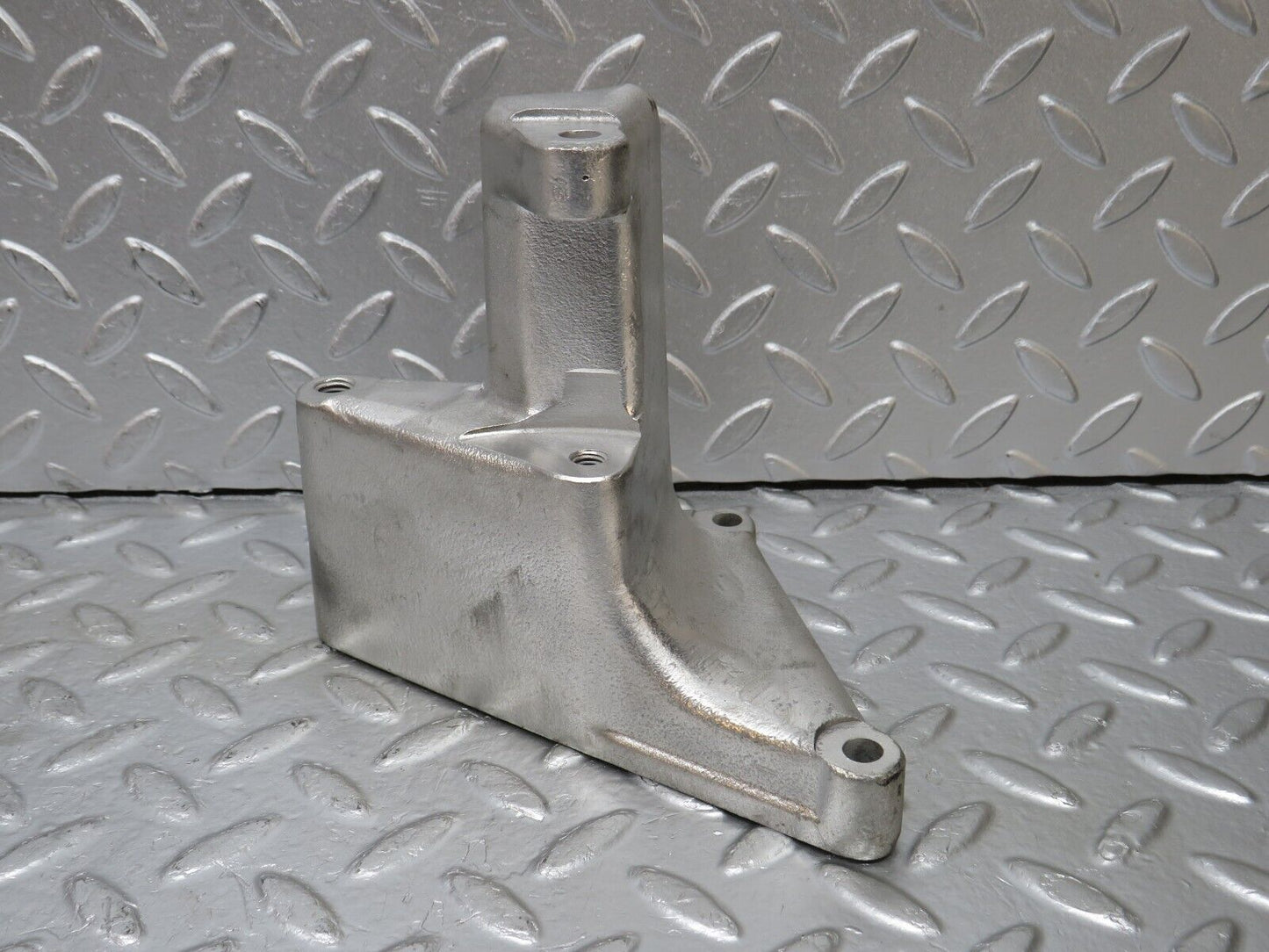 33028 Mercedes-Benz C107 R107 350 V8 Alternator Generator Bracket 1161550735