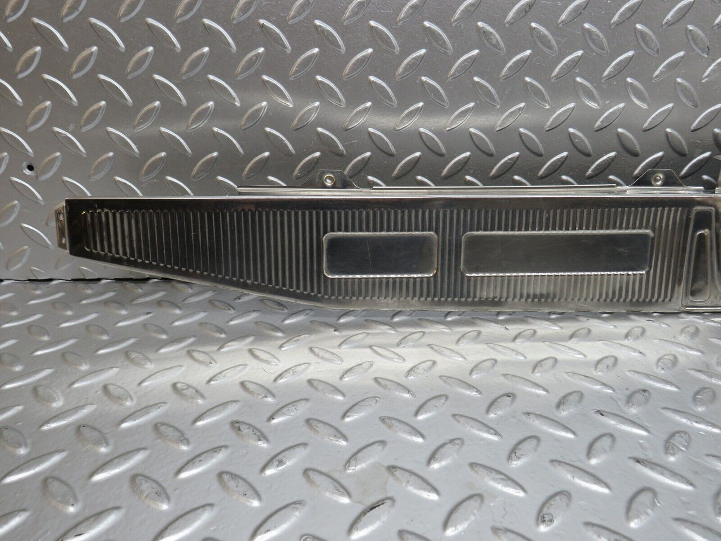 27620 Mercedes-Benz S124 300TE Wagon Trunk Edge Chrome Moulding 1246980089