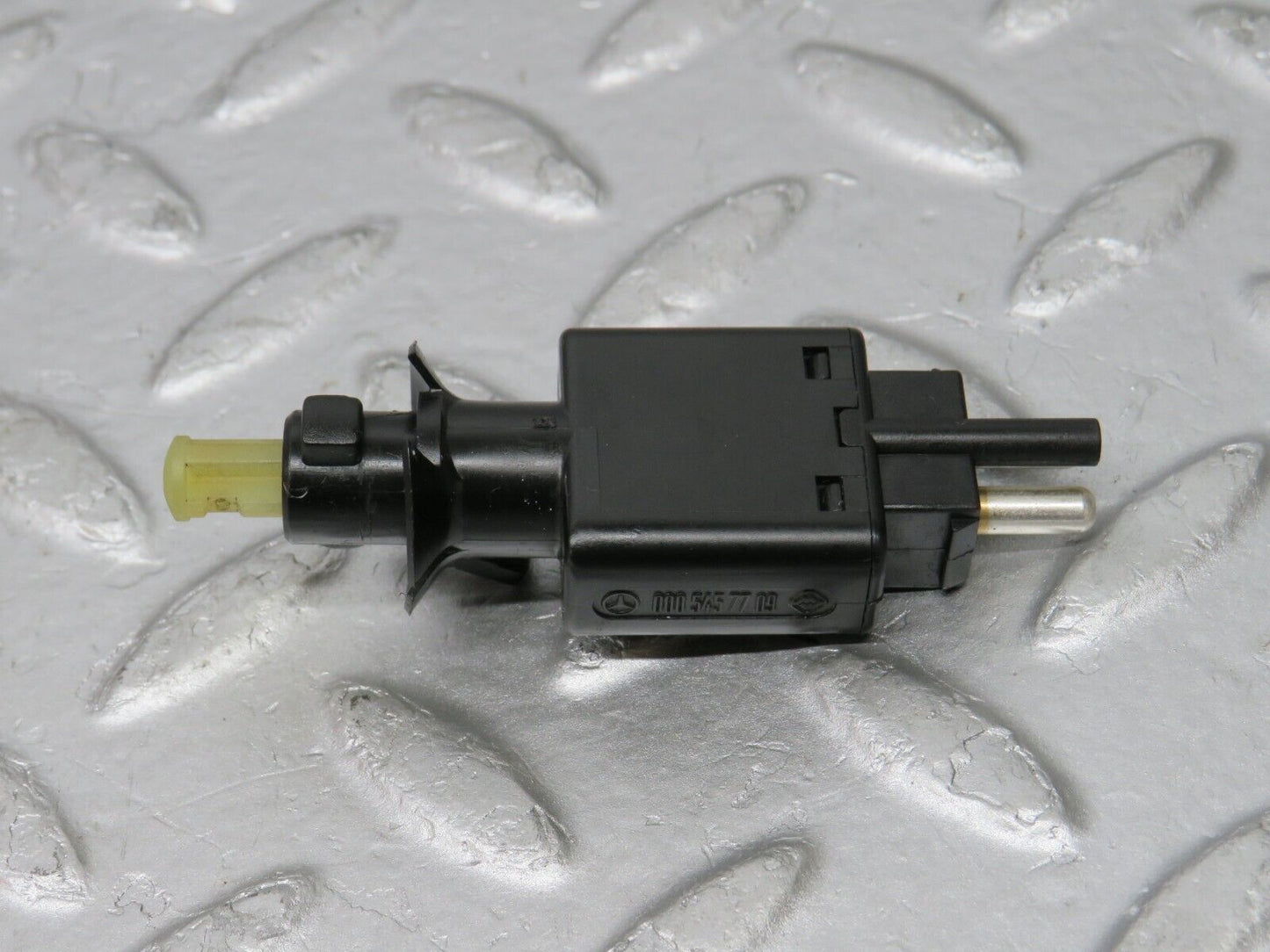 33472 Mercedes-Benz W202 C180 Brake Light Switch 0005457709