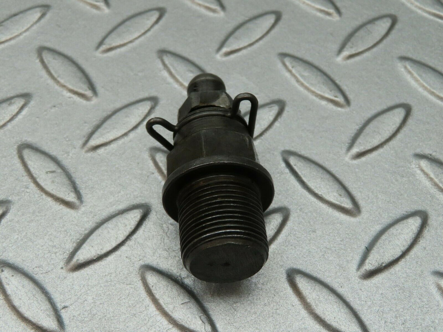 3545 Mercedes-Benz W108 280SE Ball Studs For Rocker Arm Mounting (Timing)