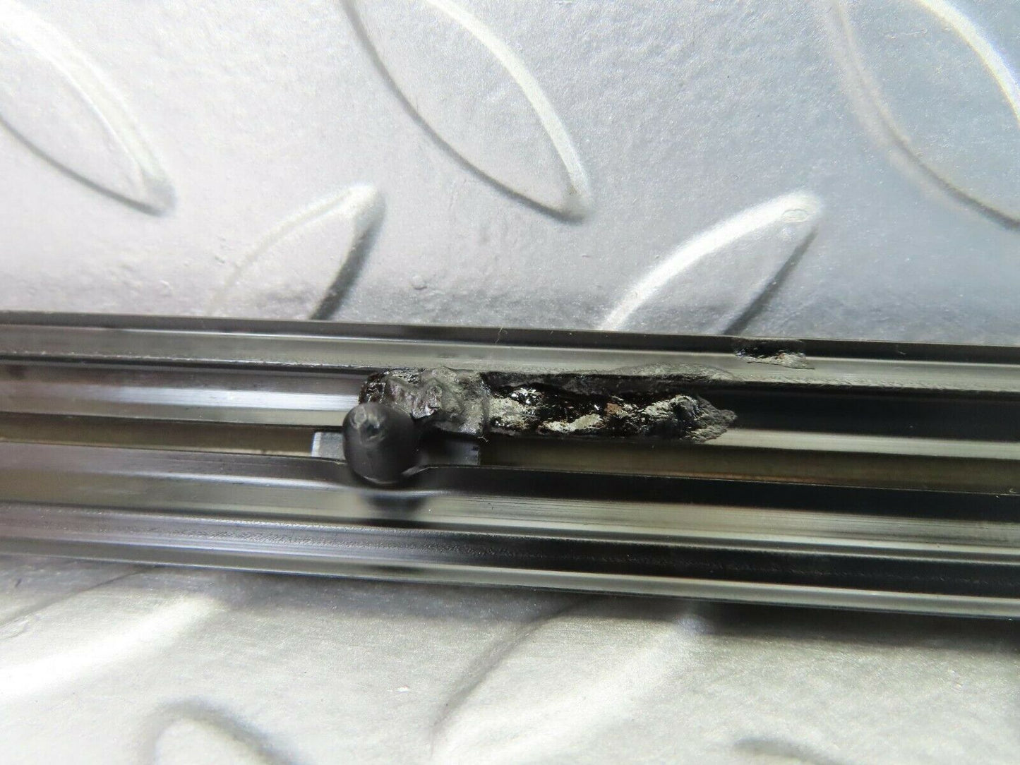 10273 Mercedes-Benz W123 Front Right Fender Wing Centre Moulding Trim