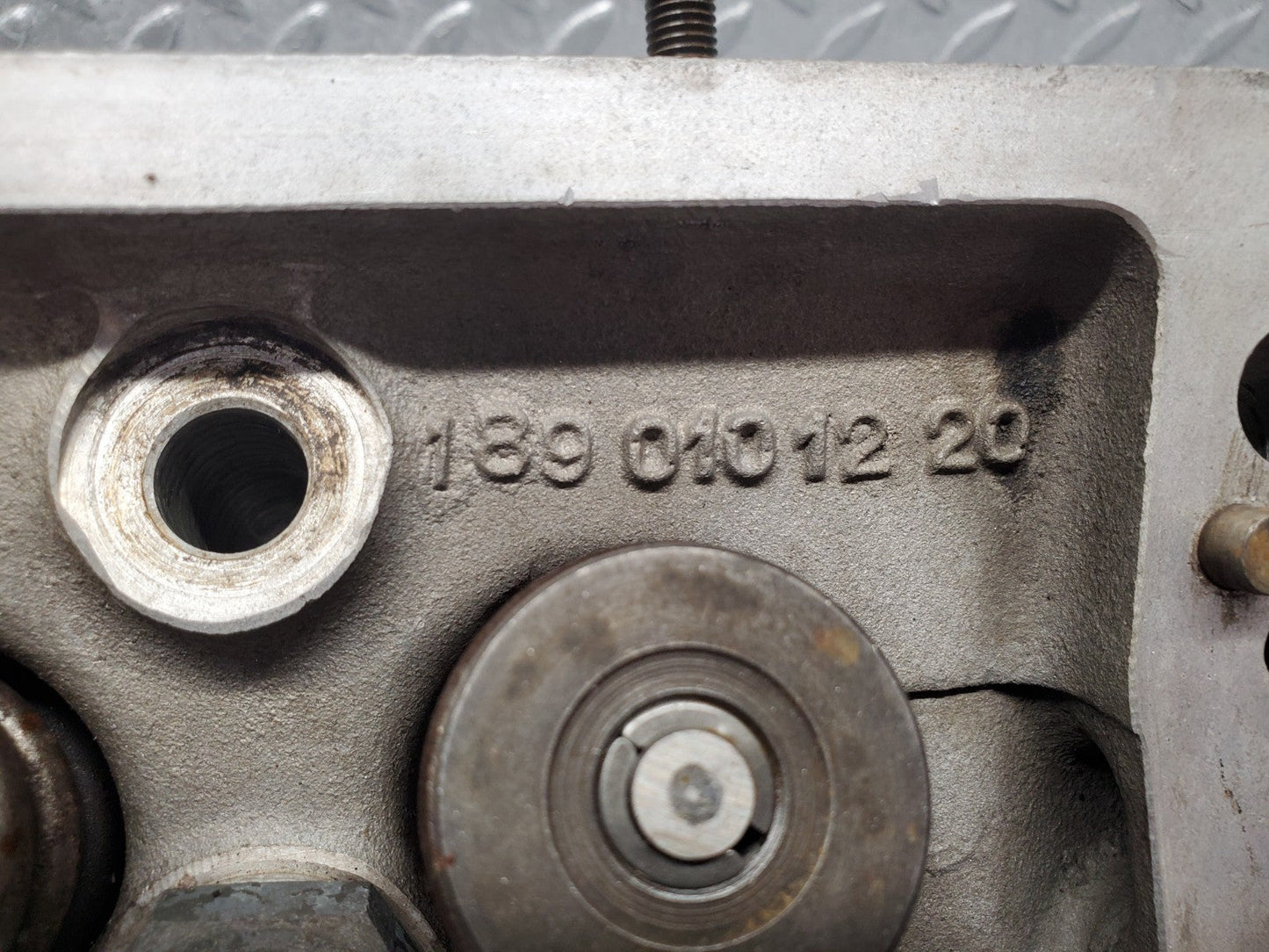 W112 cylinder head used OEM