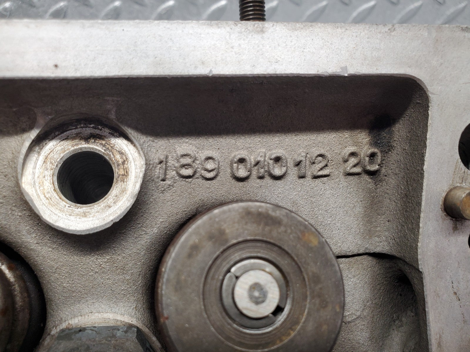 W112 cylinder head used OEM
