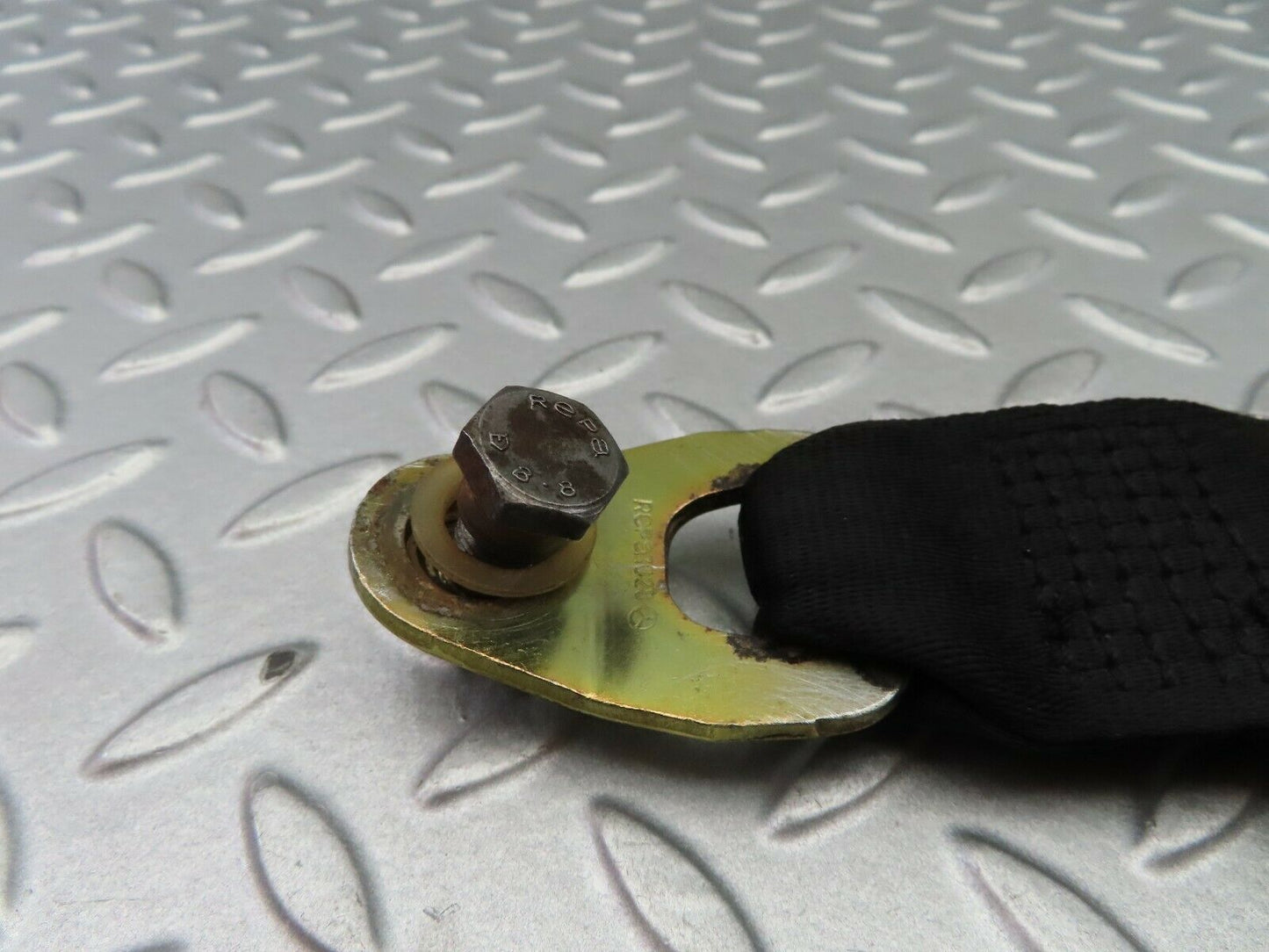 5774 Mercedes-Benz W123 200 Front Right Seat Belt