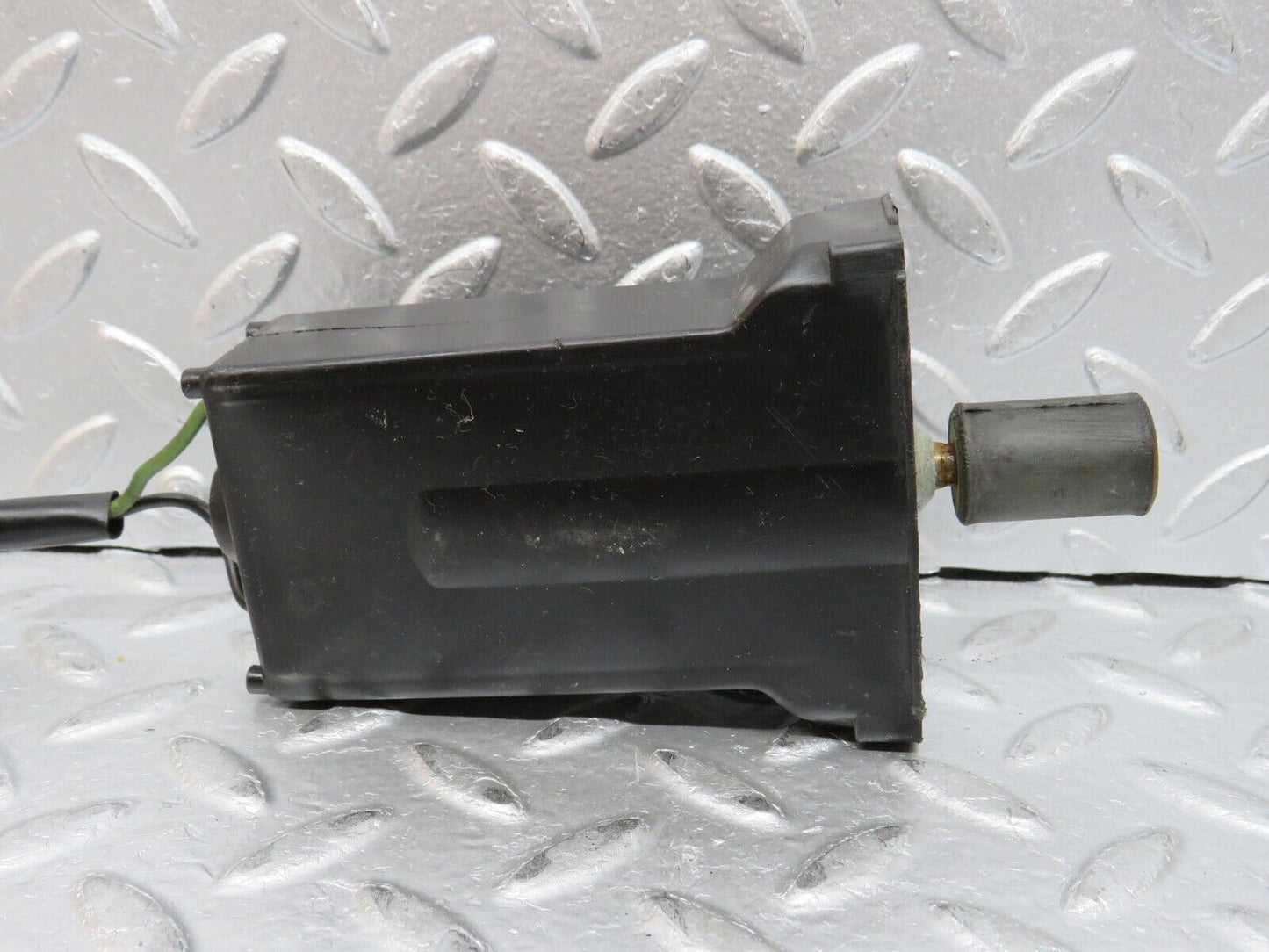 32256 Mercedes-Benz C107 350SLC Coupe Sunroof Motor Bosch 0130830001