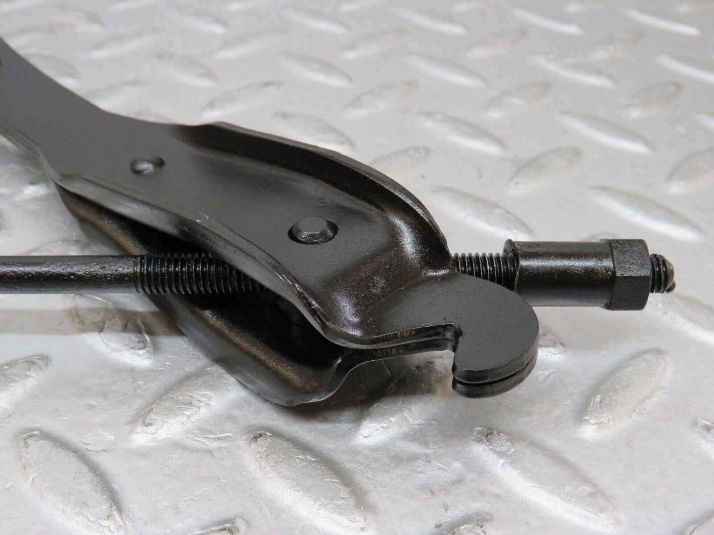 35711 Mercedes-Benz W108 Handbrake Adjusting Handbrake Regulator