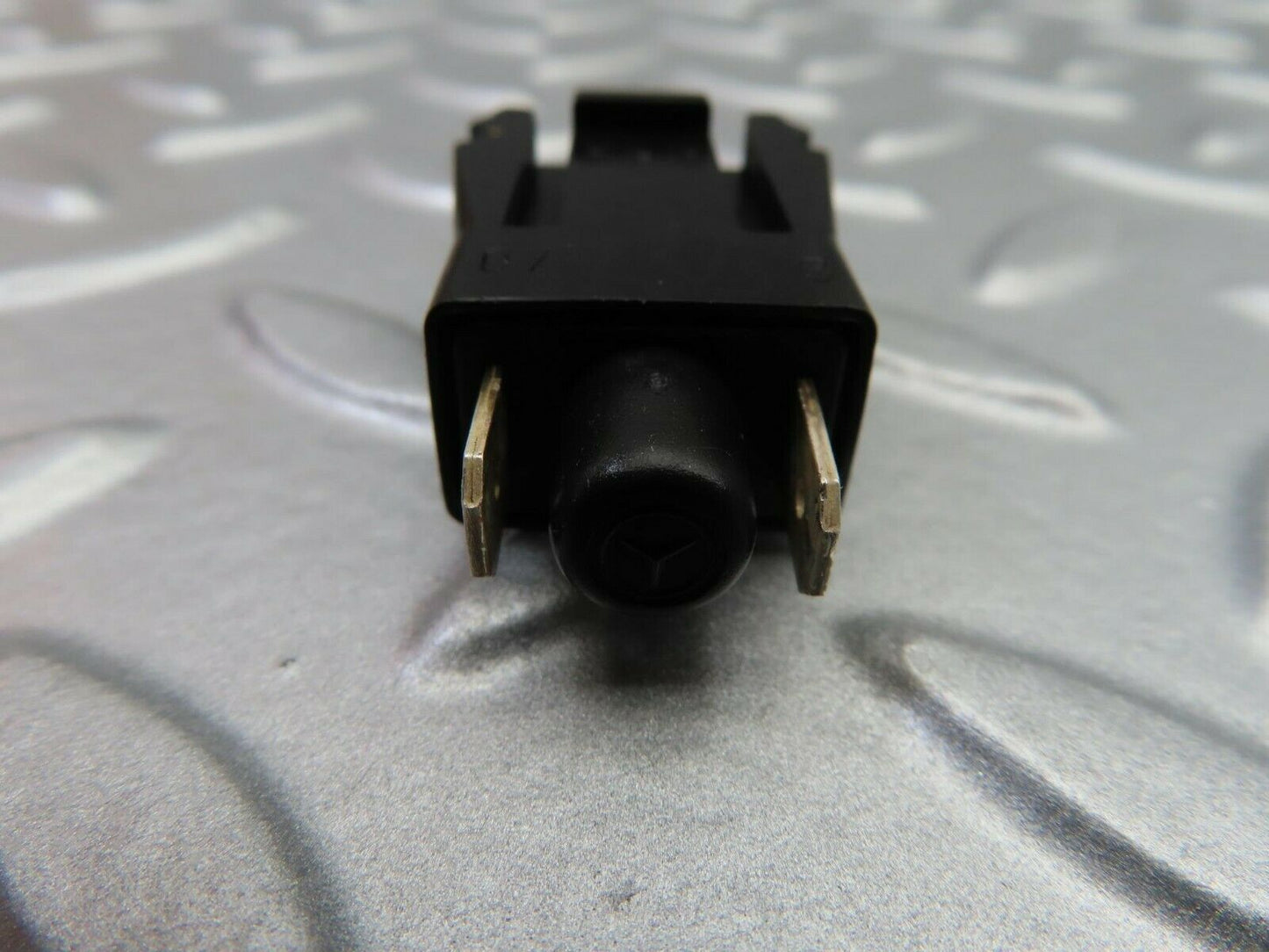 6510 Mercedes-Benz S124 E220 Wagon Door Contact Switch 0015458714