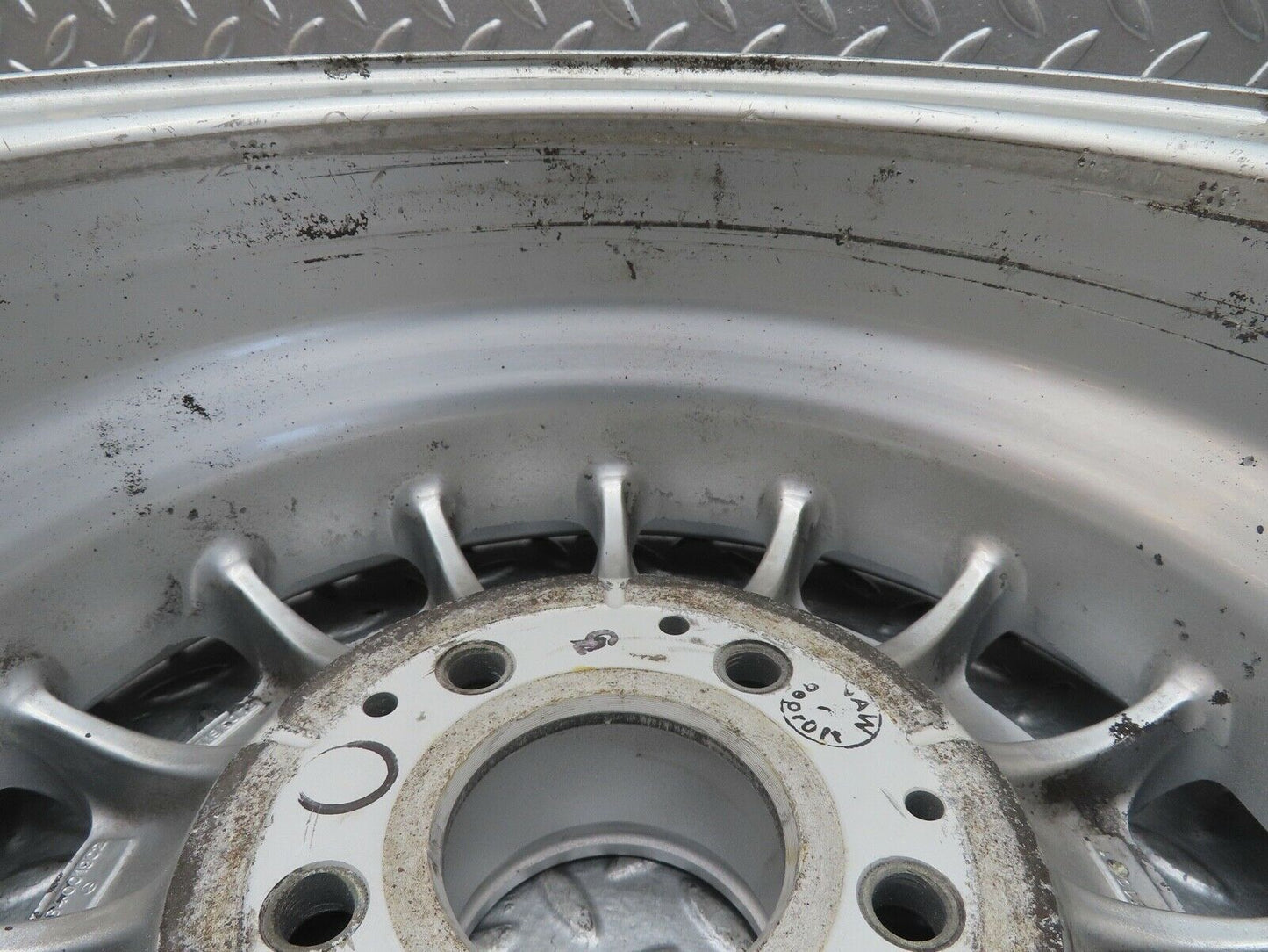 18807 Mercedes-Benz Alloy Wheel Mexican Hat 6Jx14H2 ET30 1264001902