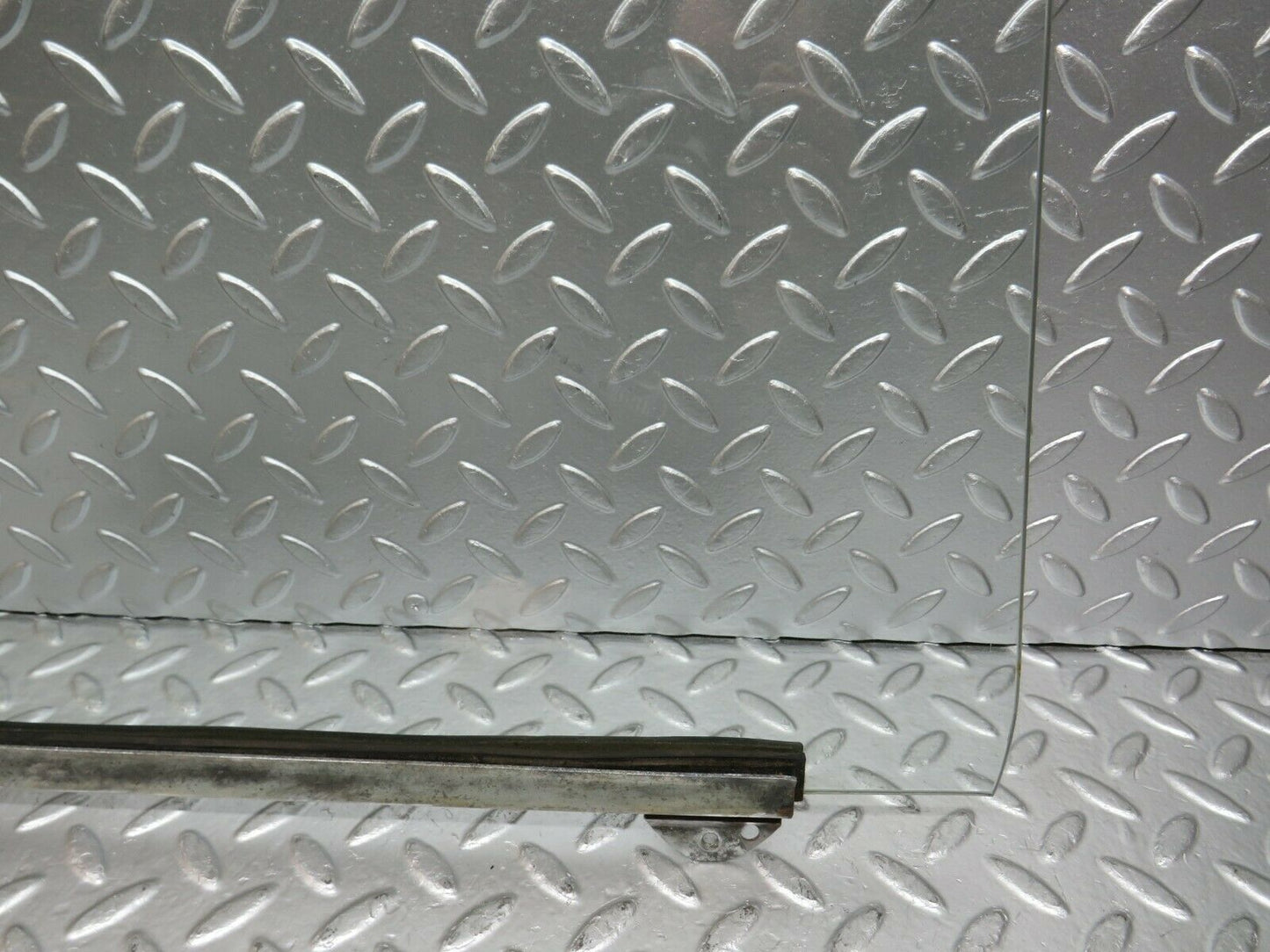 24588 Mercedes-Benz W108 Door Window Glass Front Left