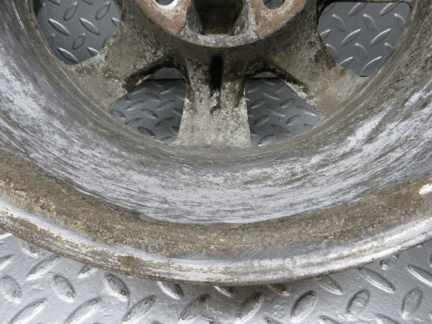 30197 Porsche 924 Alloy Wheel Set 6Jx14H2 477601031
