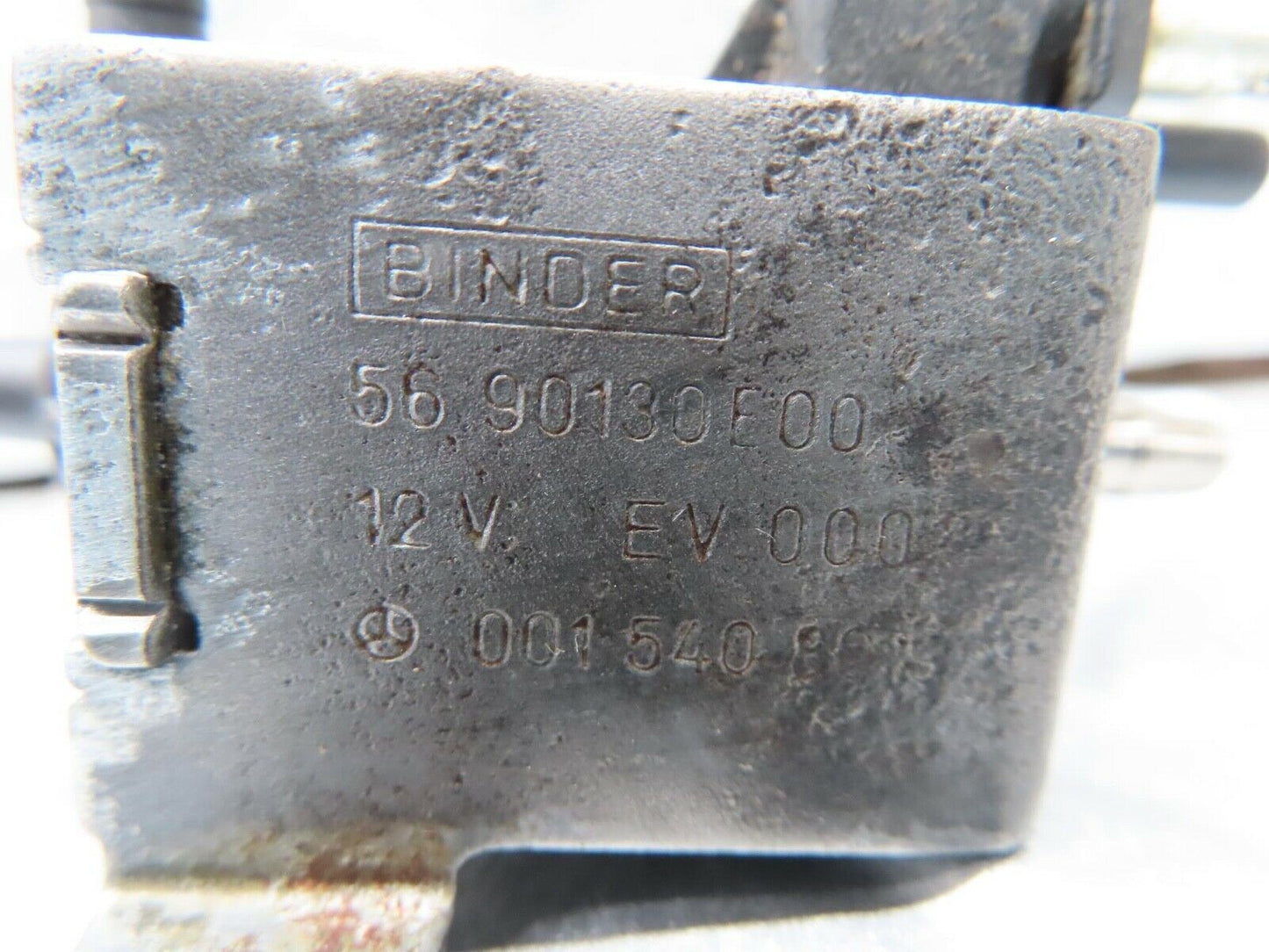 16502 Mercedes-Benz W124 260E Vacuum Control Valve 0015408697