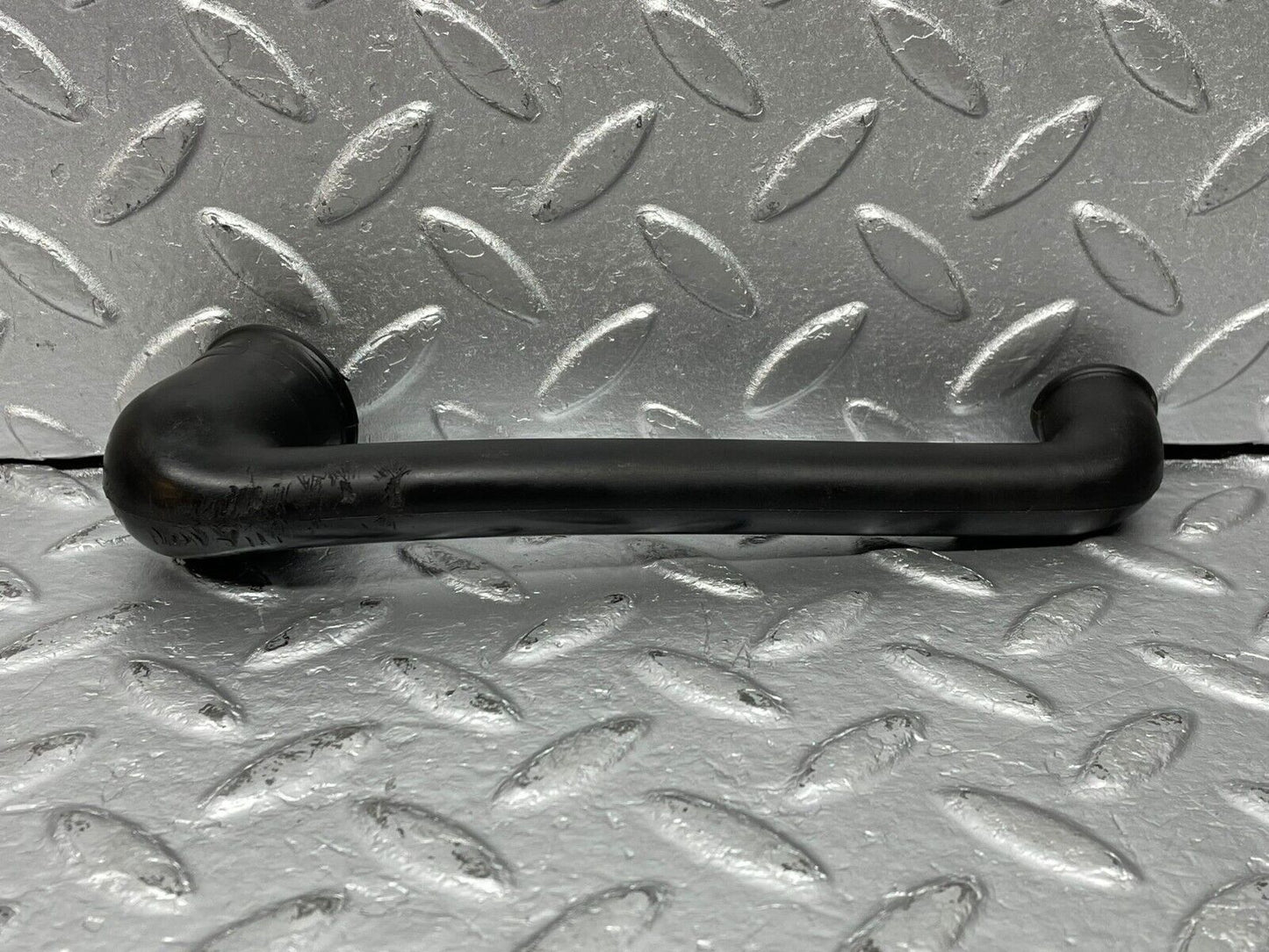 39774 Mercedes-Benz R107 350SL Crankcase Breather Hose Pipe 1160940591