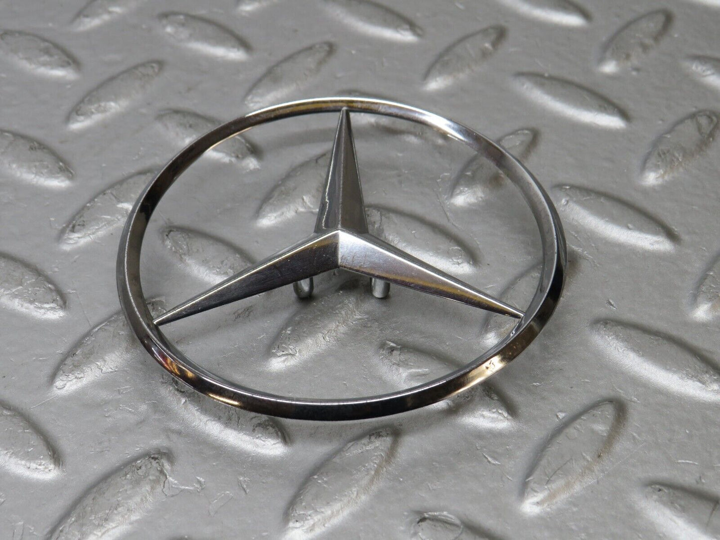 38458 Mercedes-Benz R129 280SL Coupe Trunk Lid Badge Emblem