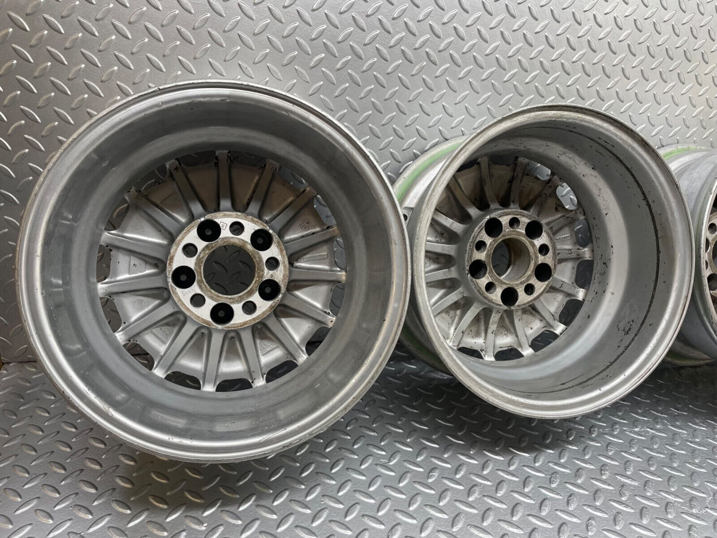 35879 Mercedes-Benz Alloy Wheel Set 7Jx15 H2 ET25 1264003002