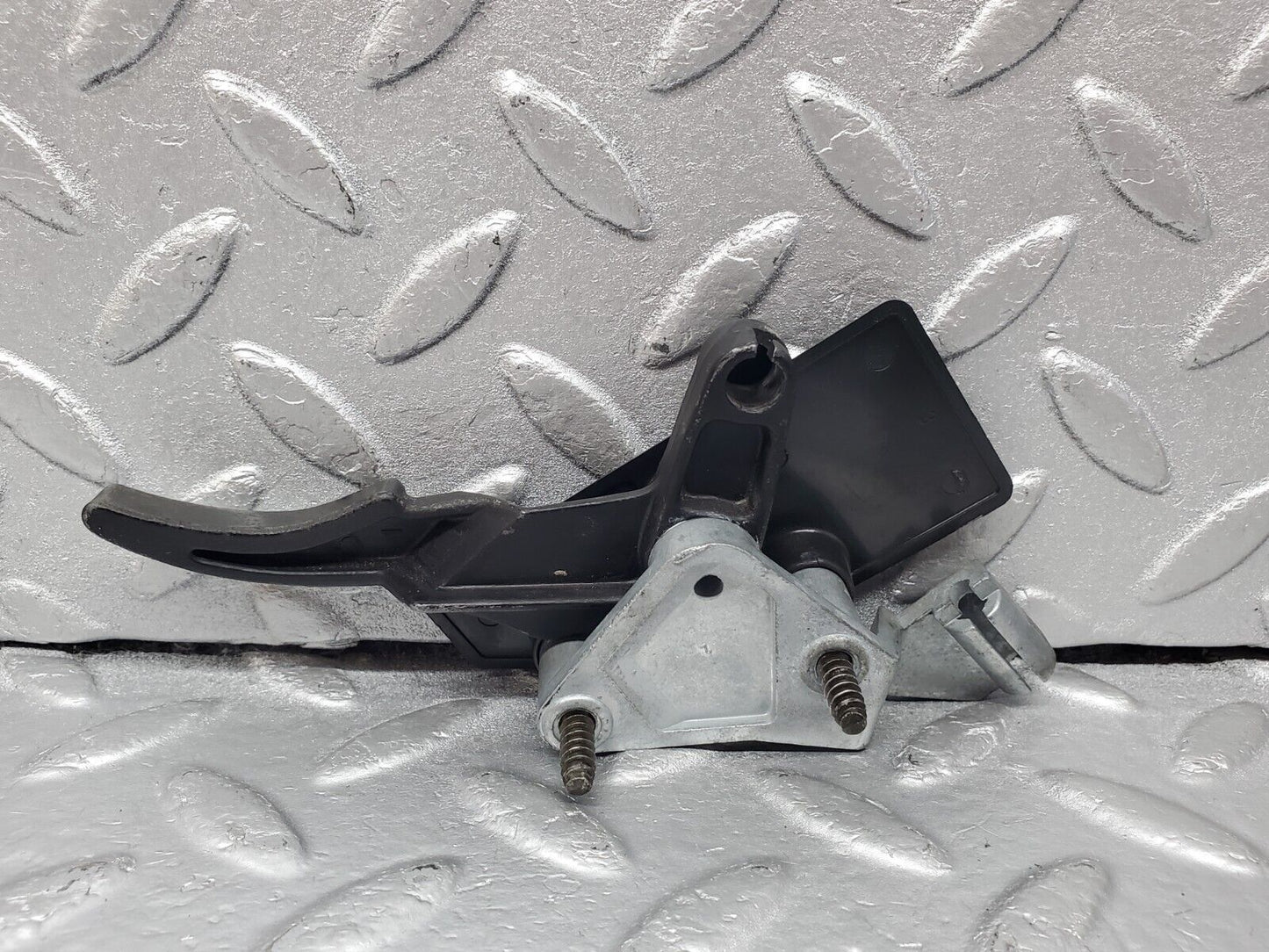 45590 Mercedes-Benz W126 420SE Hood Opener Bonnet Opener