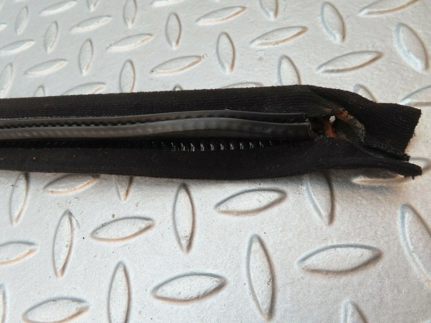 4077 Mercedes-Benz S123 200T Wagon Rear Left Door Seal