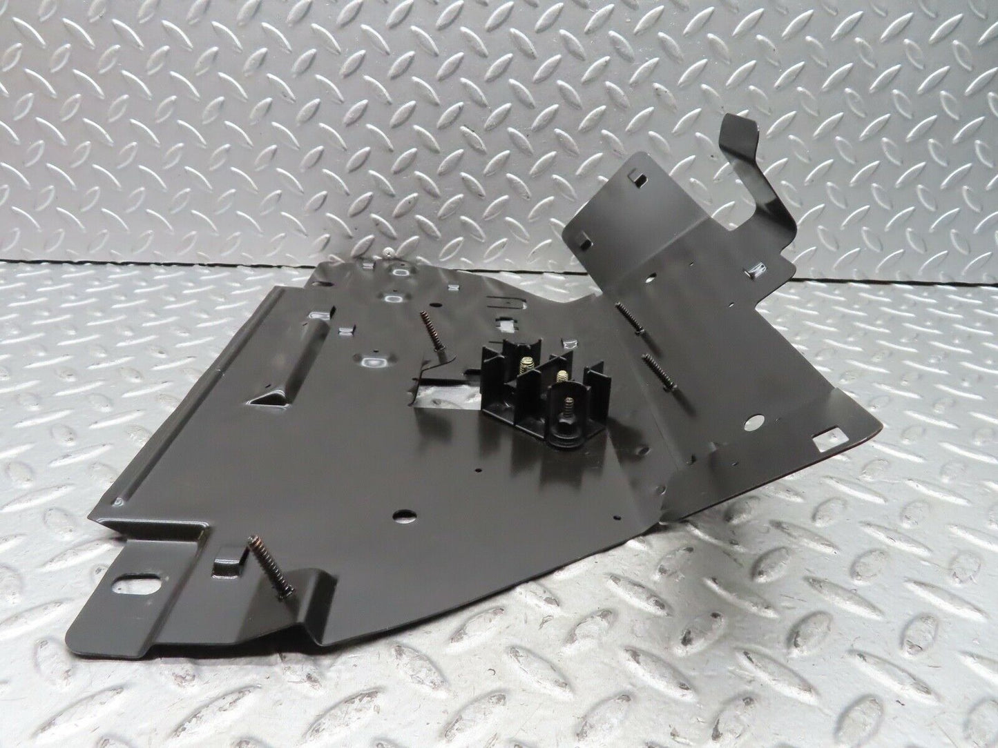 19693 Mercedes-Benz C140 CL420 Coupe Trunk Fuse Relay Bracket Holder